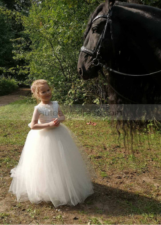 Elegant Ivory Lace Tulle Flower Girl Dress With Train